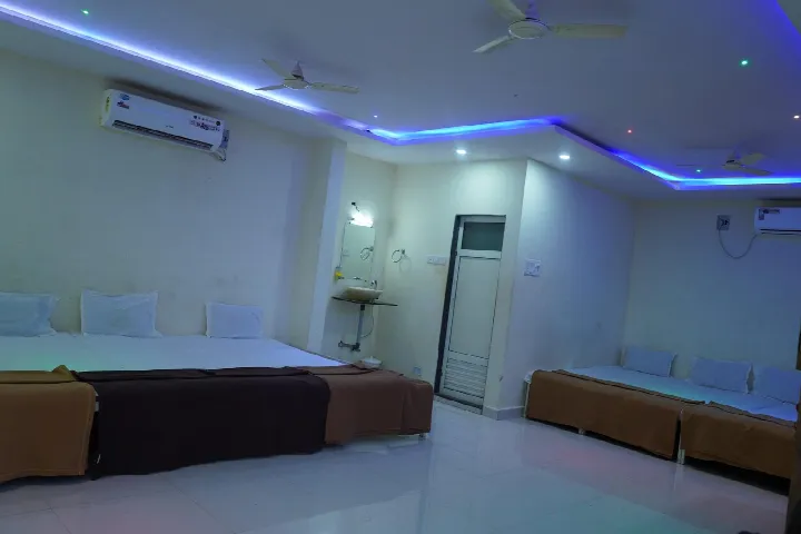 AC Family Suite Dormitory