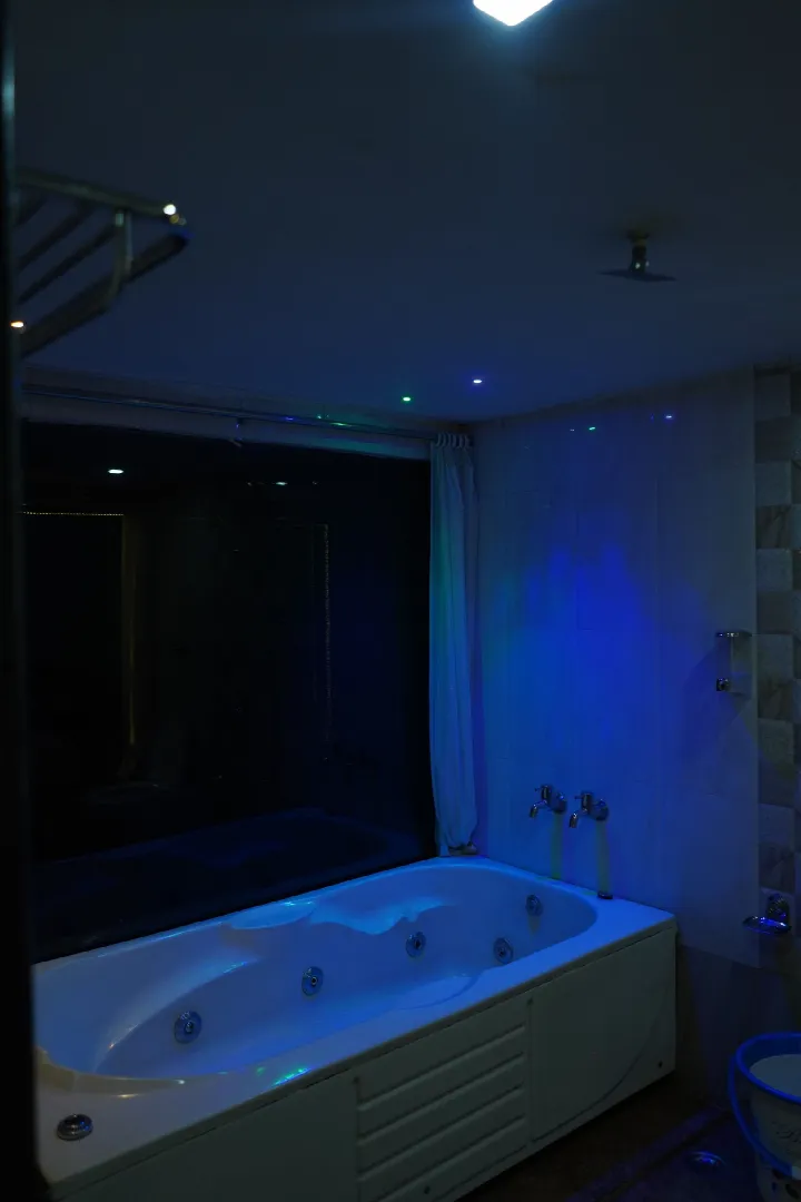 Bathtub in the Superior Super Deluxe room
