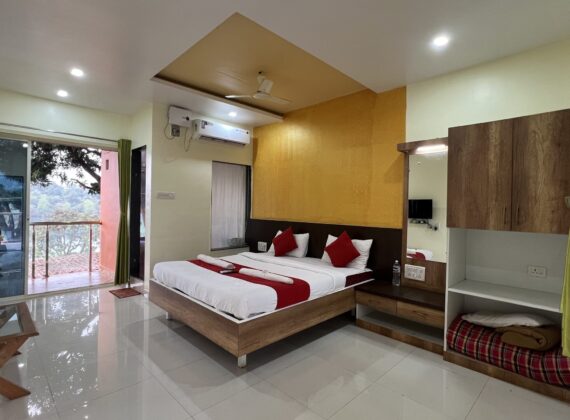 AC Superior Super Deluxe With Bathtub